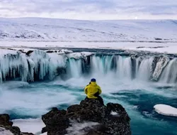Mývatn Hot Springs, Waterfall, and Volcanoes: Tour from Akureyri